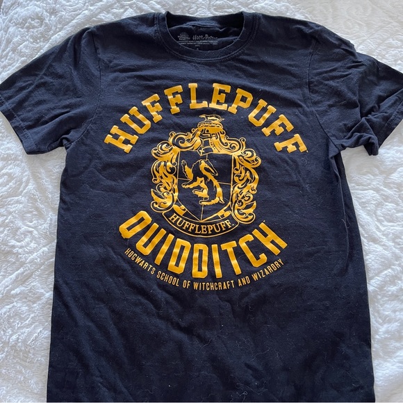 Harry Potter Hufflepuff t-shirt - Picture 1 of 2